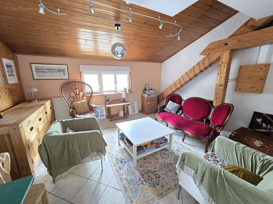 Appartement à LES HOPITAUX-NEUFS