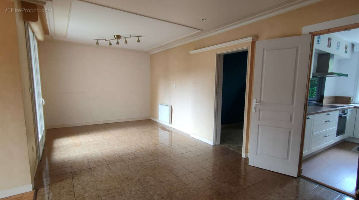 Maison à SAINT-THONAN