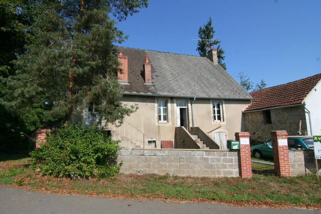 Maison à CHARBONNAT