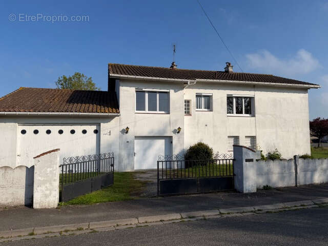 Maison à RANG-DU-FLIERS