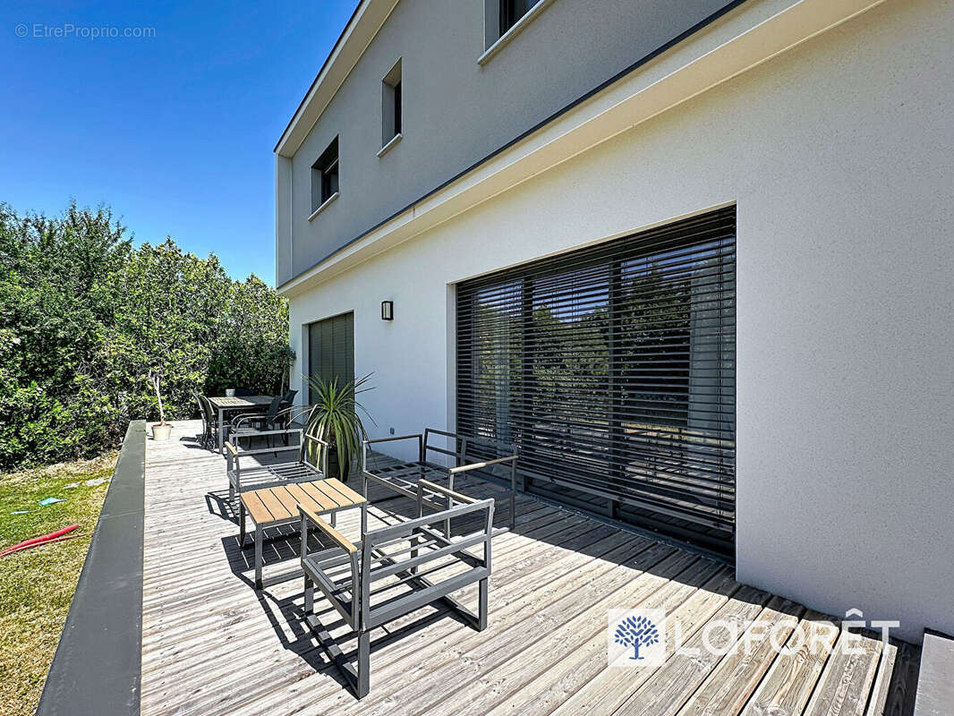 Limonest Maison d'architecte contemporaine avec prestations haut de gamme - photo 5