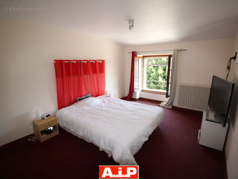 Maison à LA CHAPELLE-SAINT-LAURENT