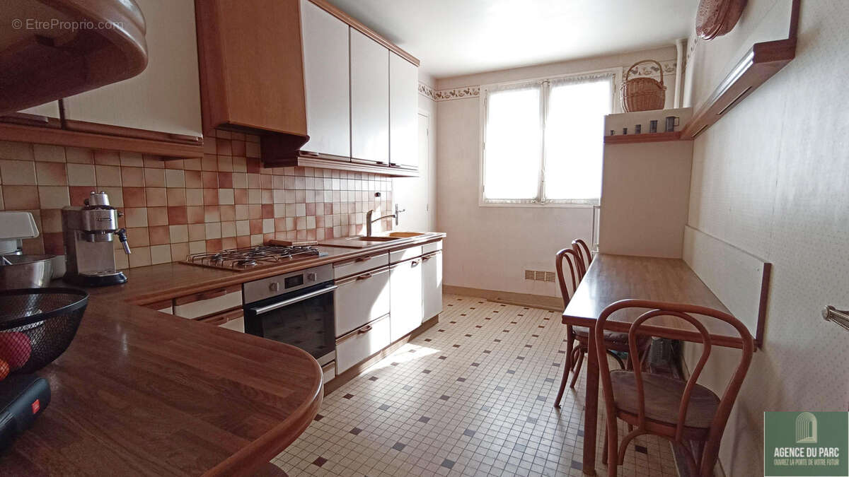 Appartement à VILLE-D'AVRAY