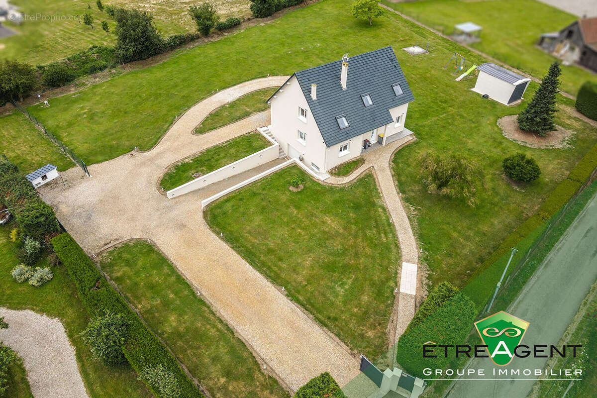 Maison COLLANDRES QUINCARNON - 178 m² - 5 chambres - photo 16