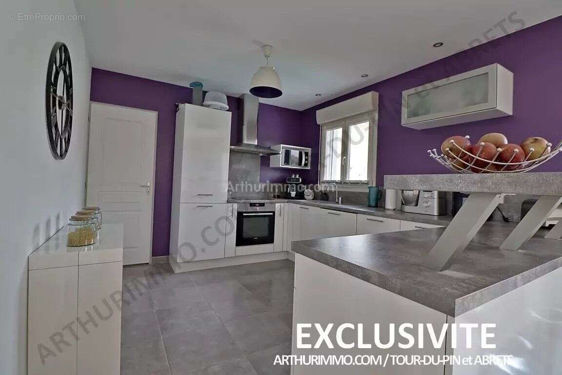 Maison à LA TOUR-DU-PIN