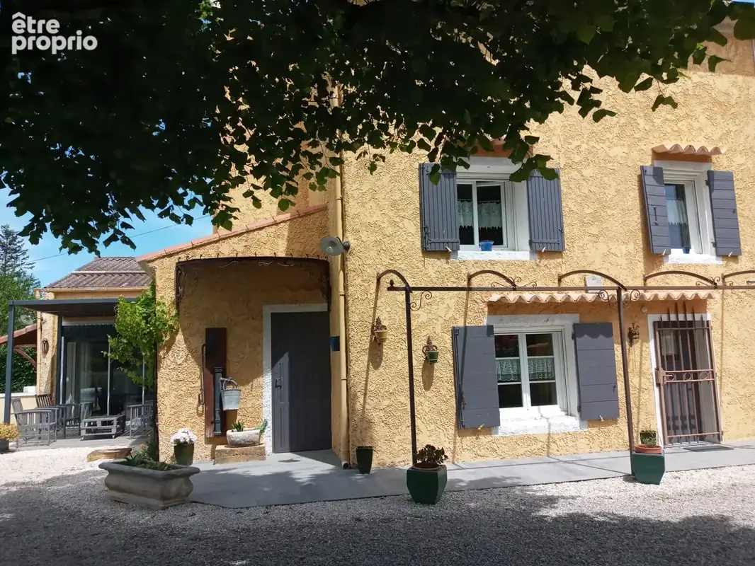 Maison à LA ROQUE-D'ANTHERON