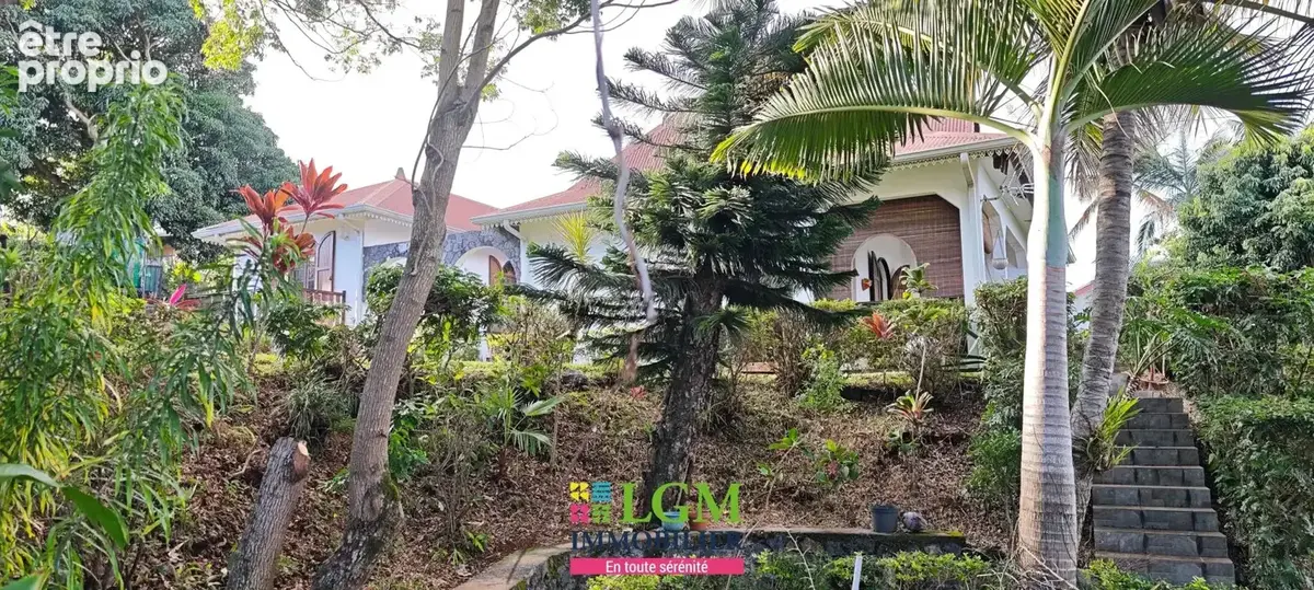 Nouveau PRIX / villa de charme spacieuse sur grand terrain 1.200m2, Trois Mares, TAMPON - photo 2