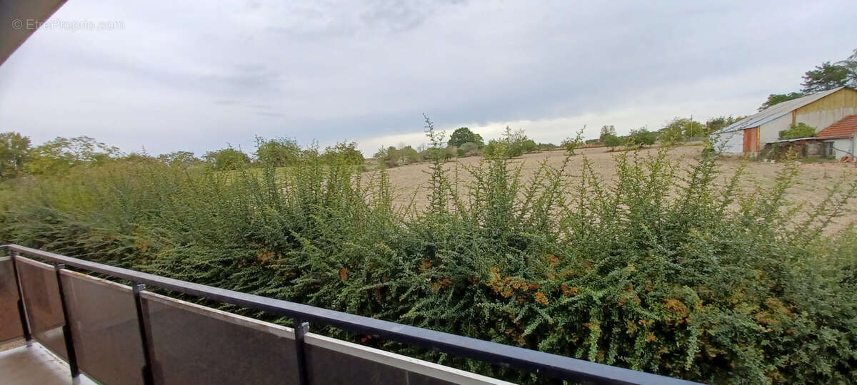 Appartement à YZEURE