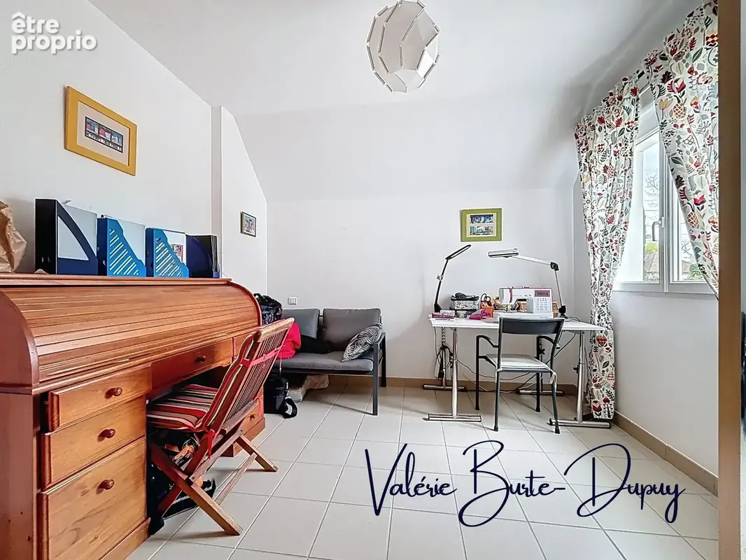 St Denis en Val à 10 min d'Orléans centre, à vendre  Maison de 2003 190m2 5 chambres avec jardin arboré de 1800m2, garage attena - photo 20