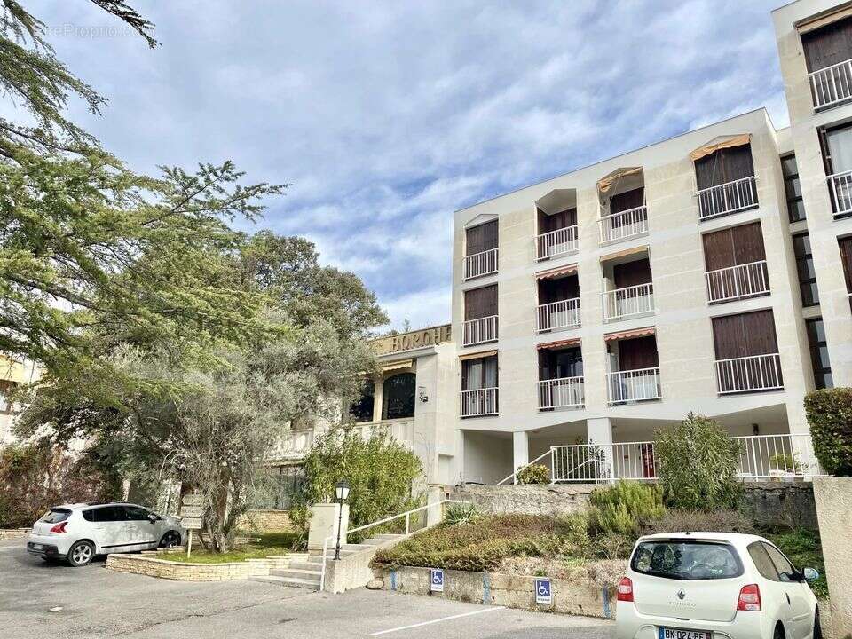 Appartement à GREOUX-LES-BAINS