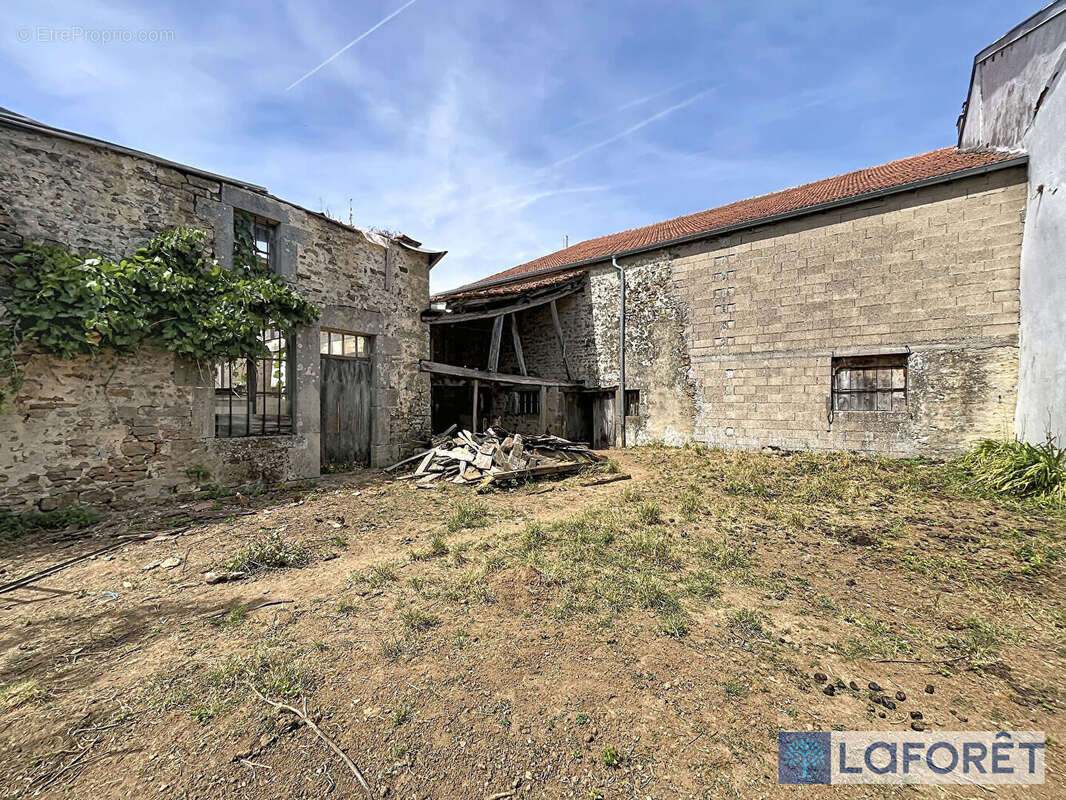 Corps de ferme Dammartin-sur-Meuse 300 m2 - photo 11