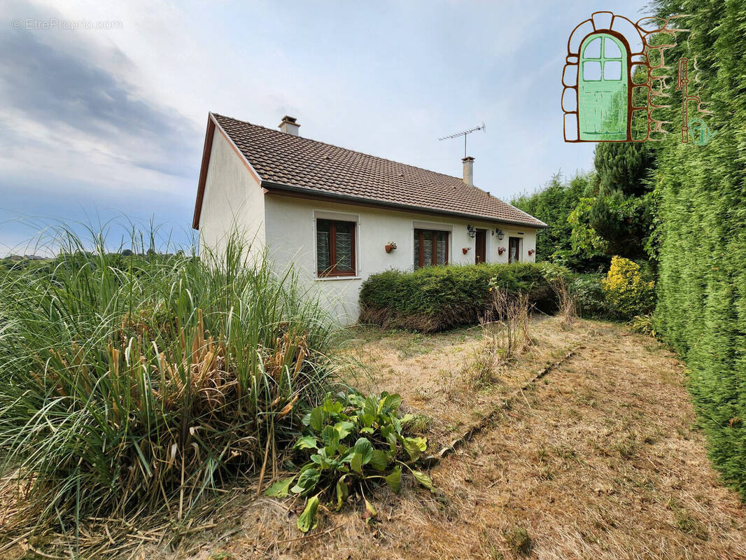 Maison à CORMENON
