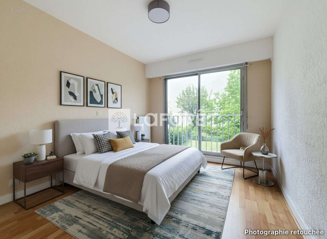 Appartement à COURBEVOIE