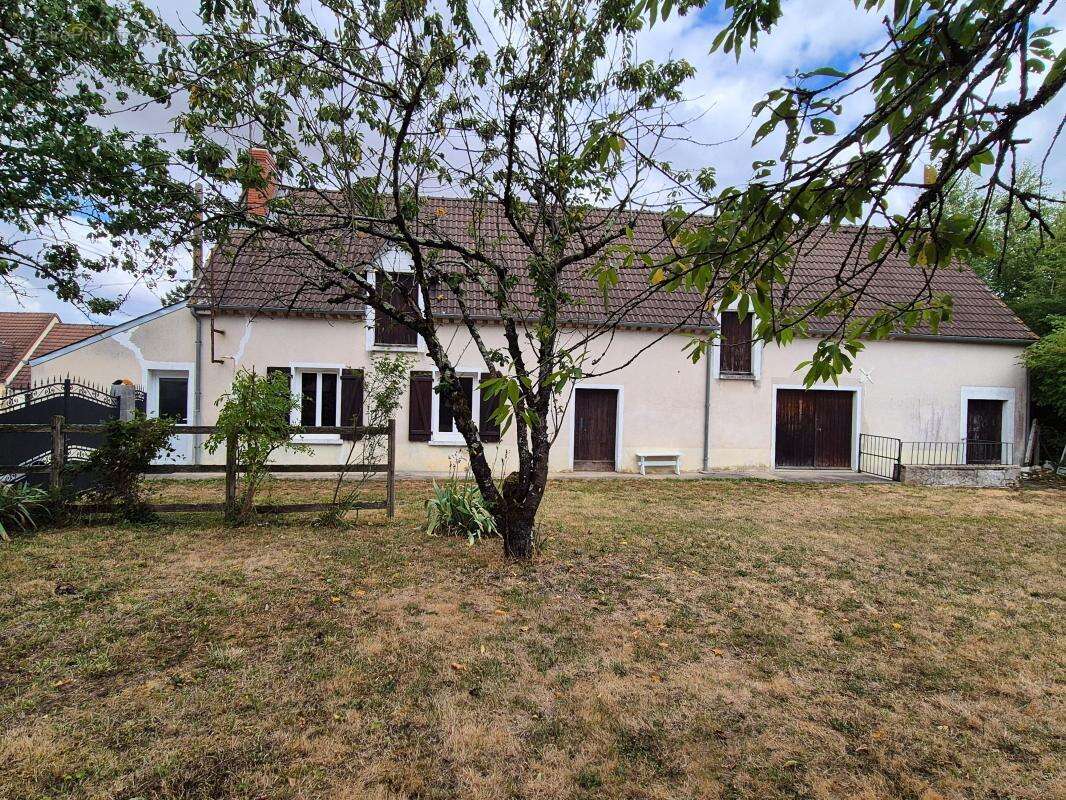 Maison à JUSSY-LE-CHAUDRIER