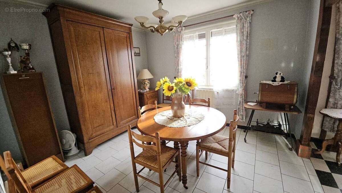 Maison à CLERES
