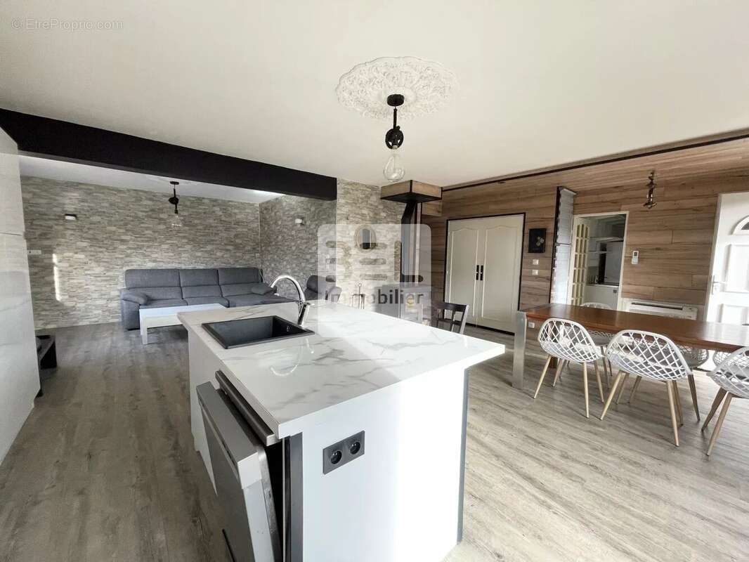 Maison à BAGNOLS-SUR-CEZE