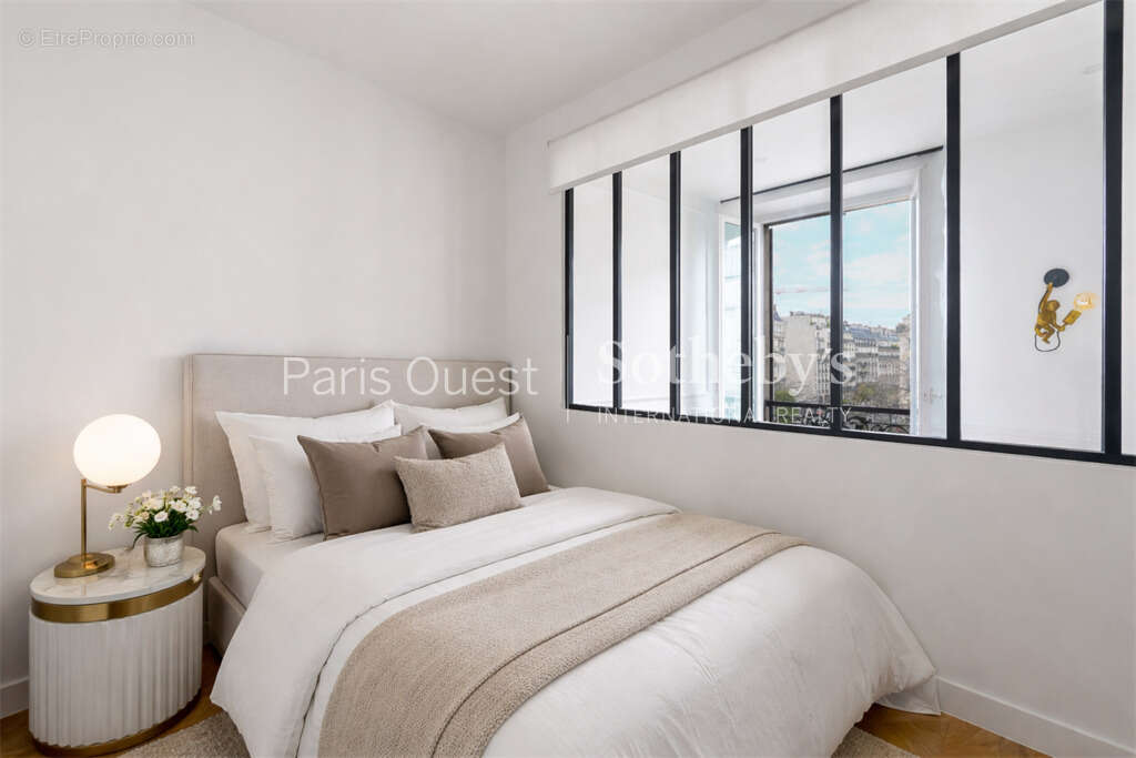 Appartement à PARIS-8E