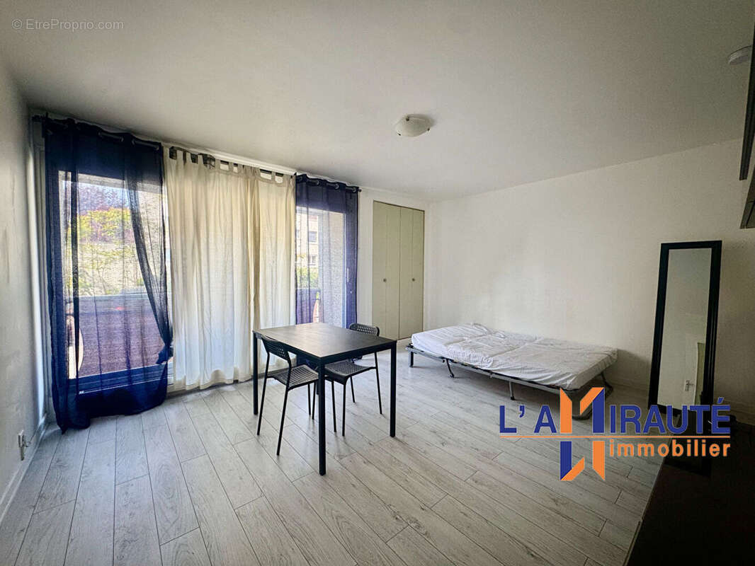 Appartement à HOUILLES