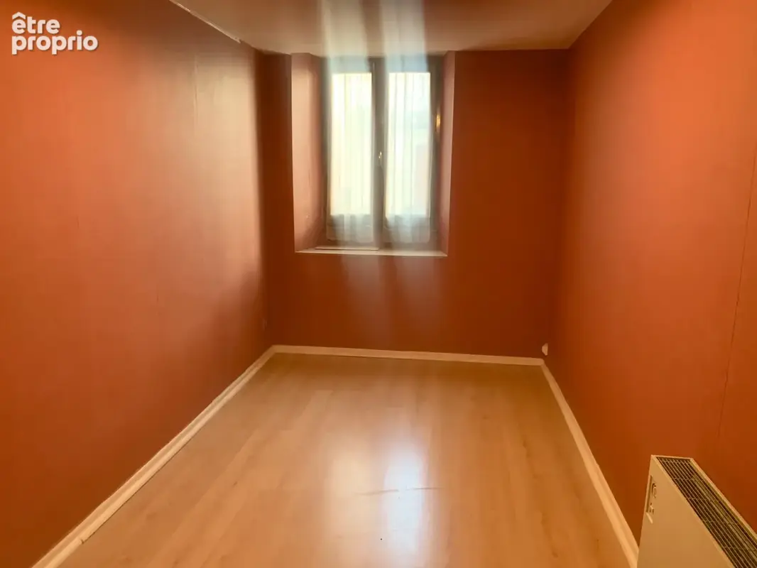 Appartement 72 m2, 2 chambres, à rénover, Thônes - photo 4
