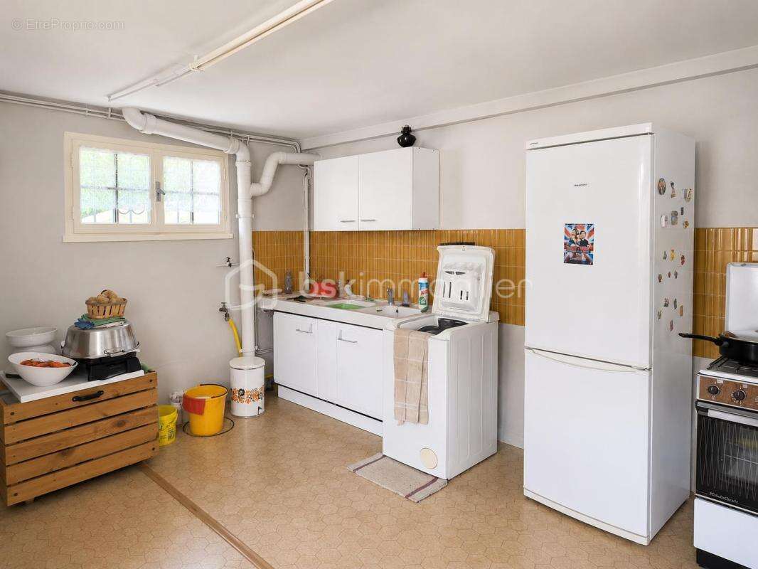 Maison familiale de 142 m² avec terrain arboré de 2 394 m², sous-sol complet et combles aménagés - photo 16