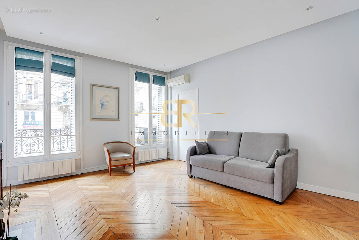 Appartement à PARIS-3E