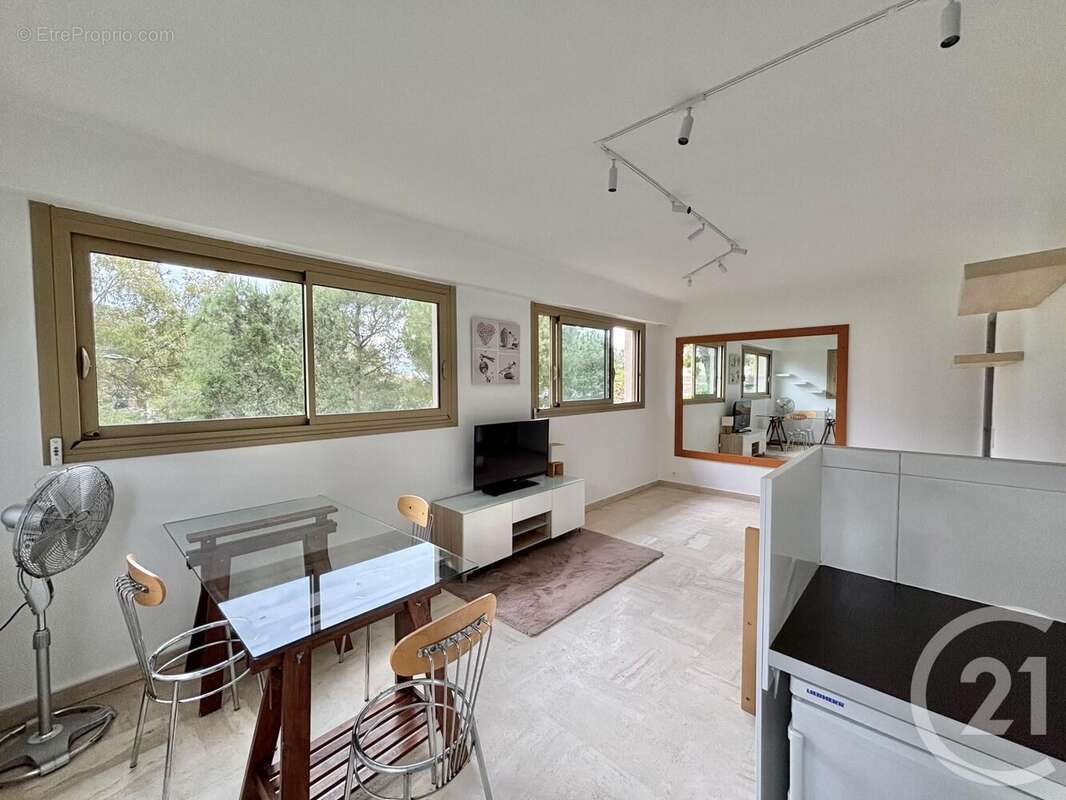 Appartement à ROQUEBRUNE-CAP-MARTIN