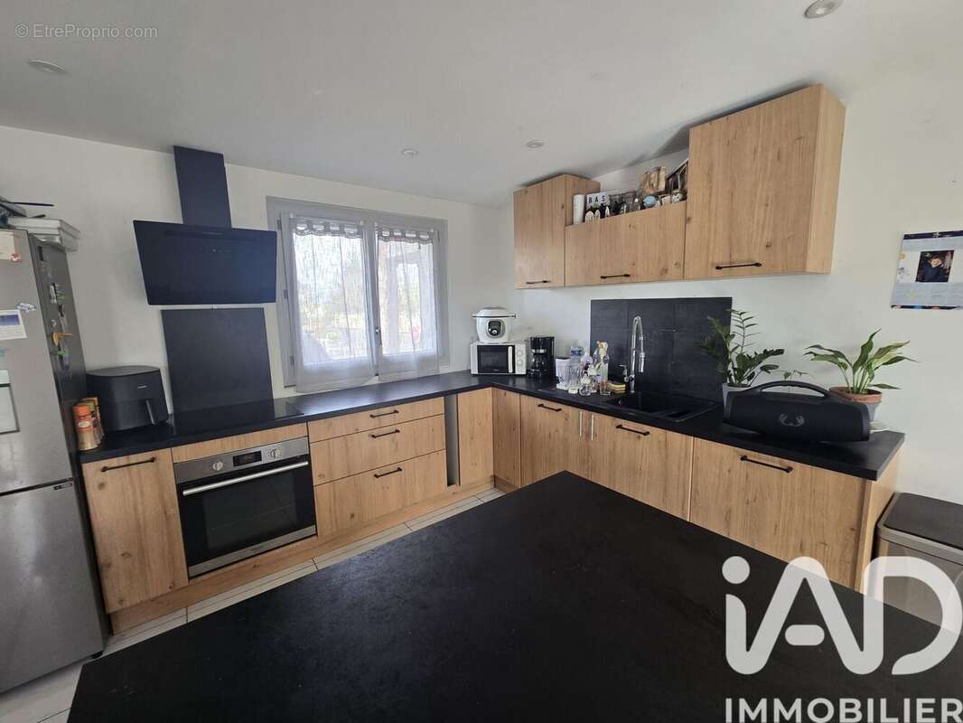 Photo 3 - Maison à YZEURE