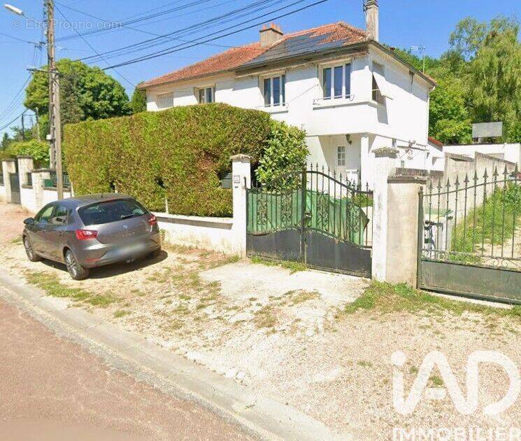 Photo 1 - Maison à MONTREUIL-AUX-LIONS