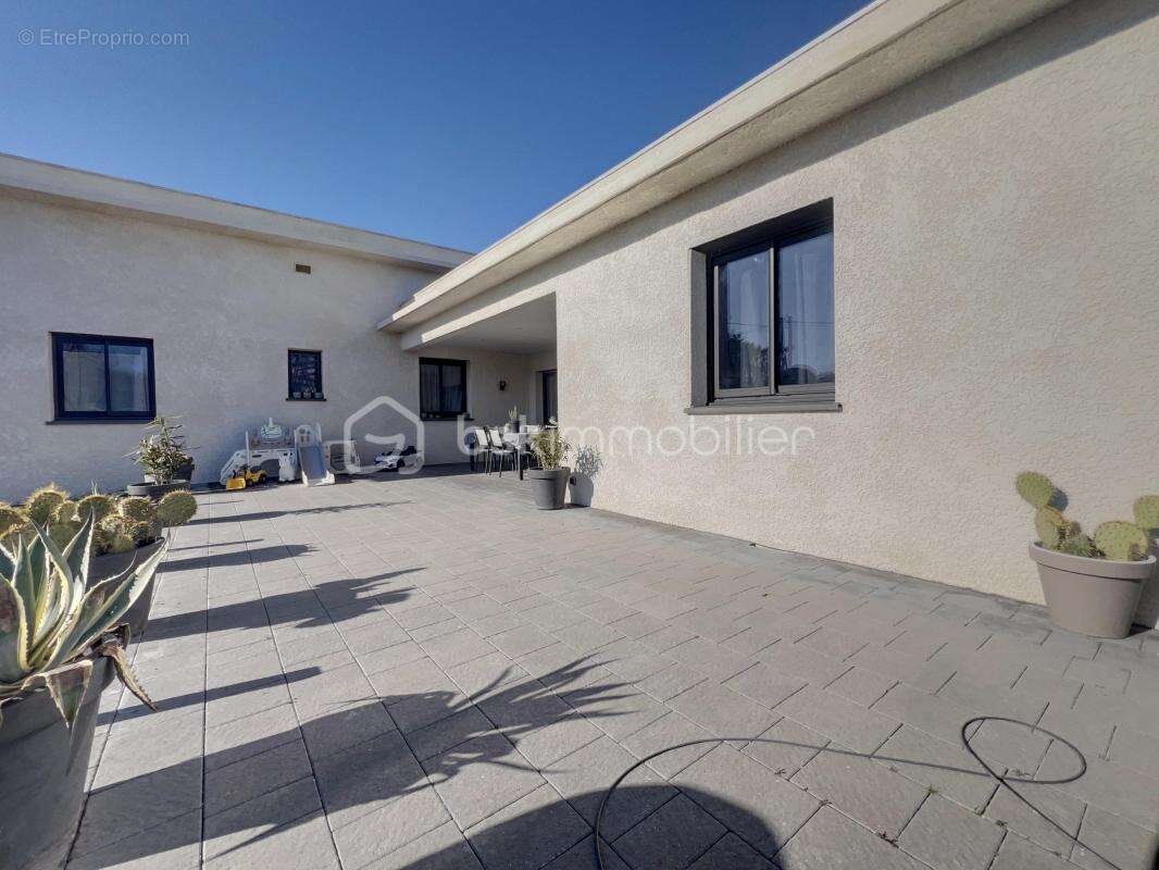 Maison à CAUMONT-SUR-DURANCE