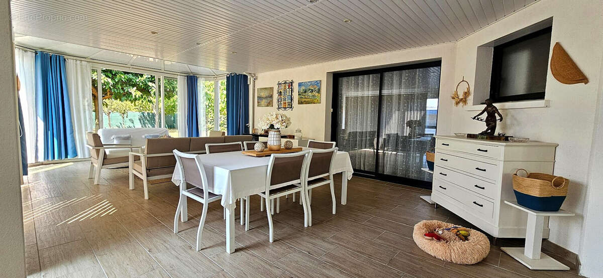 Maison 177 m² à Saint-Laurent-Des-Vignes  - photo 9