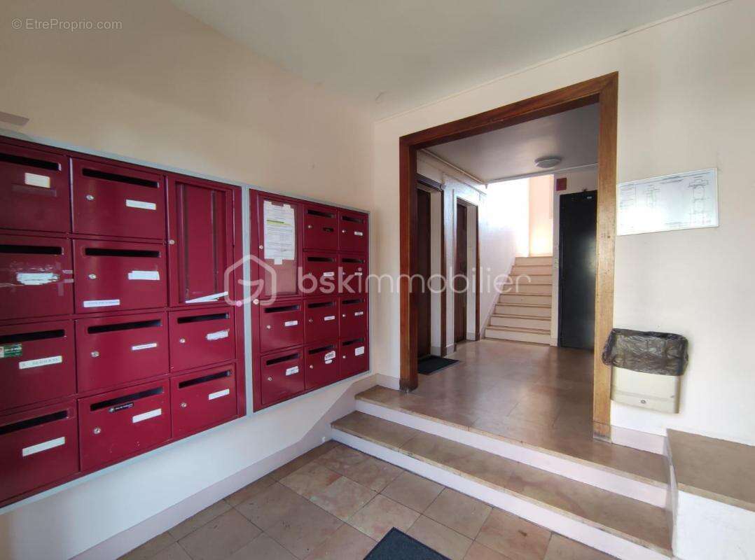 Appartement à LES PAVILLONS-SOUS-BOIS