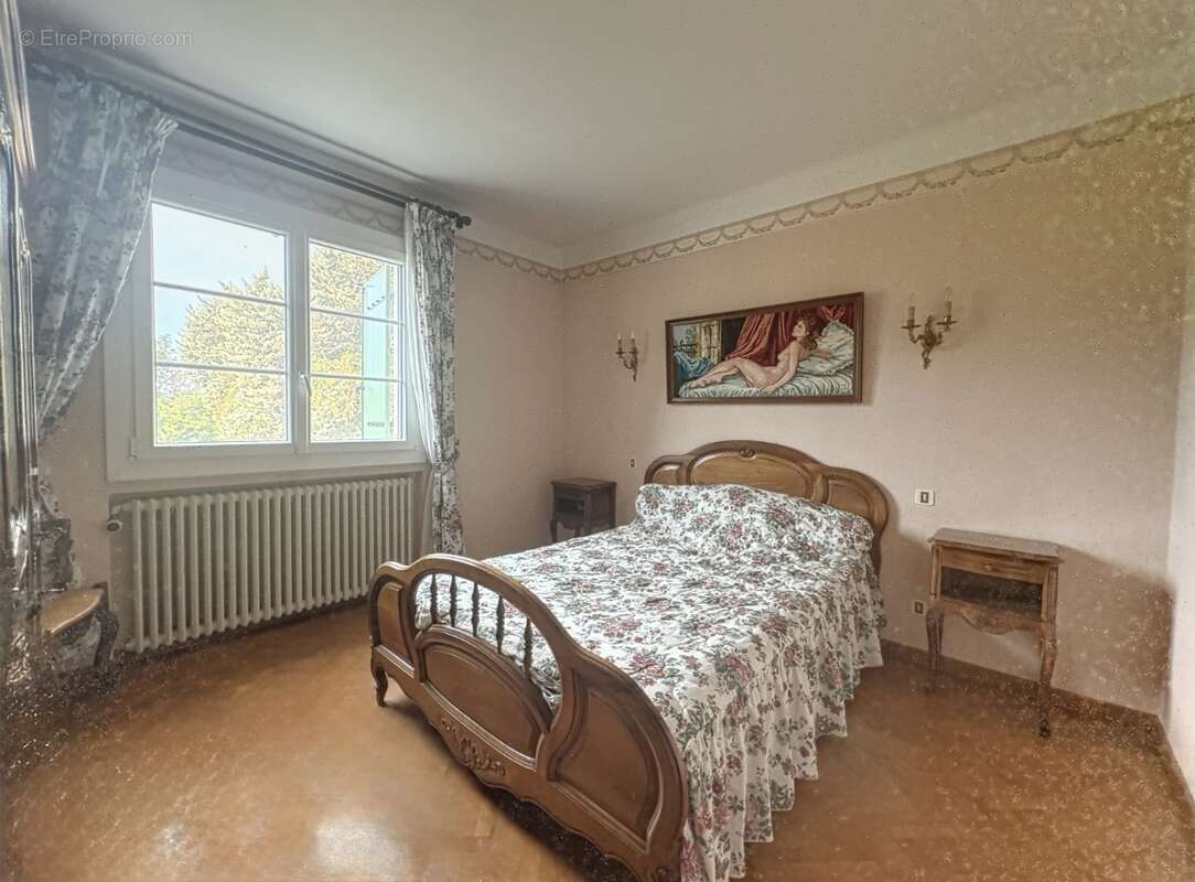 Maison T4 de 102M² avec garage et annexe - photo 5