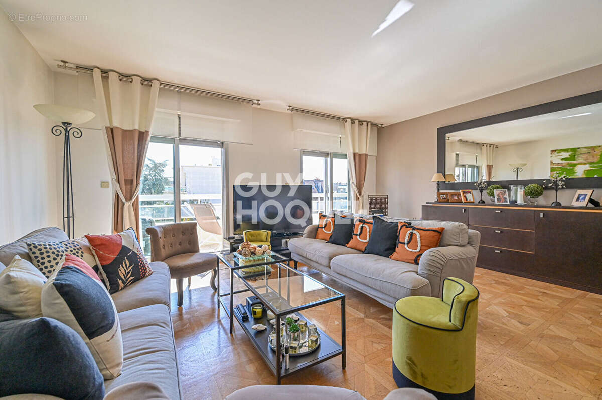 Appartement familial 5 pièces de 107m² - photo 2