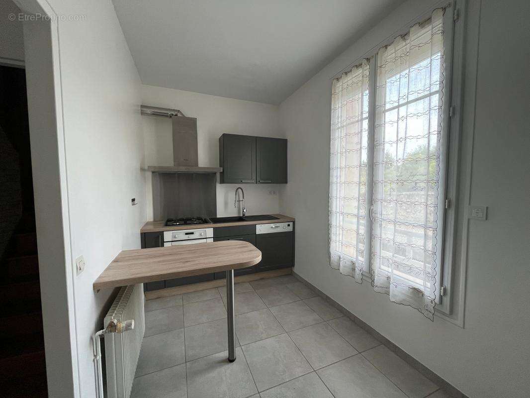 Maison à LA JONCHERE-SAINT-MAURICE