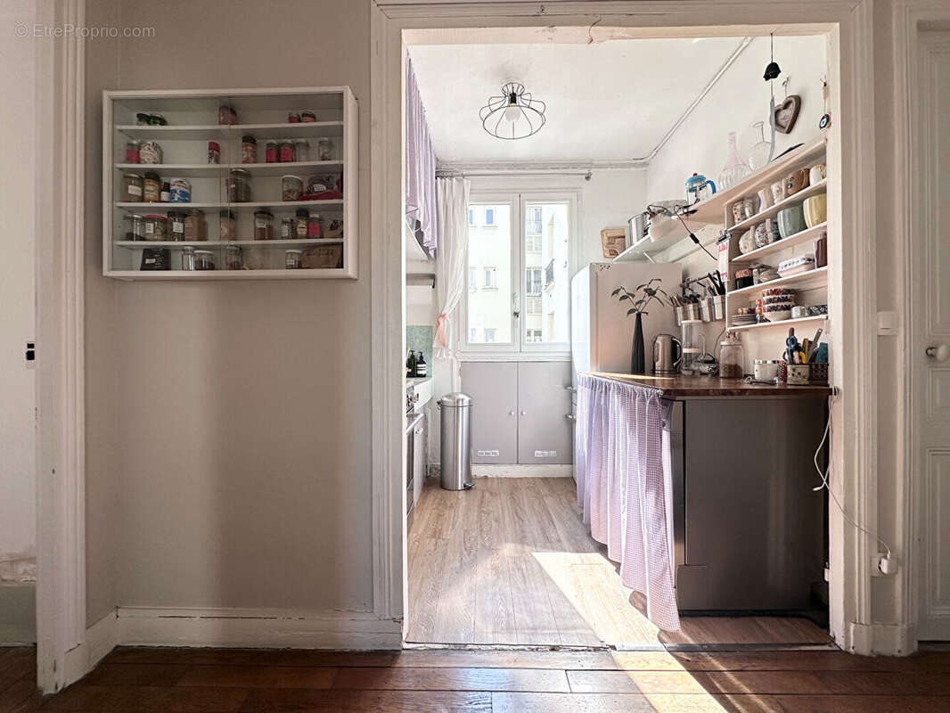 Appartement à PARIS-18E