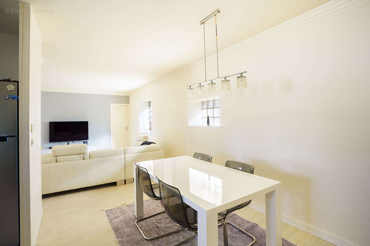 Appartement type maison de ville 4pcs - 3chs - photo 3