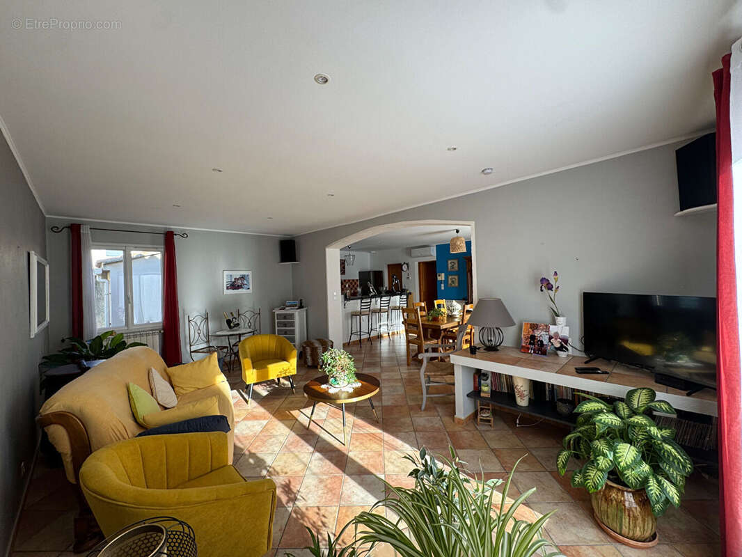 Maison à CHATEAUNEUF-DE-GADAGNE