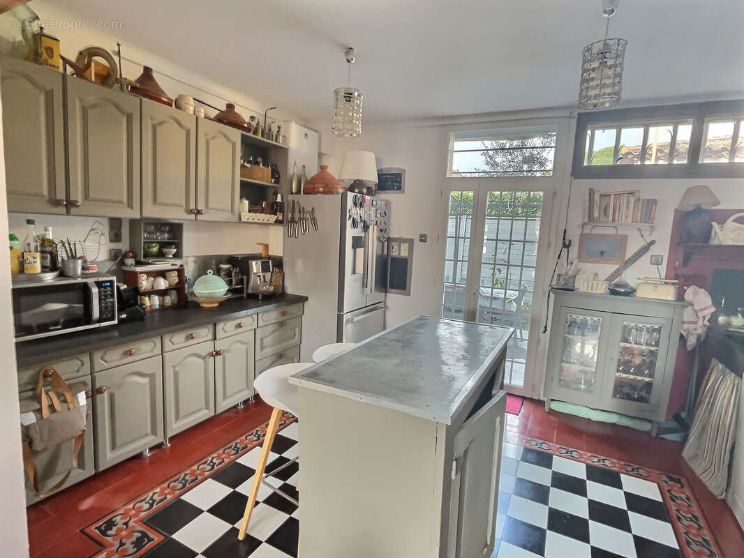 Autre à SIX-FOURS-LES-PLAGES