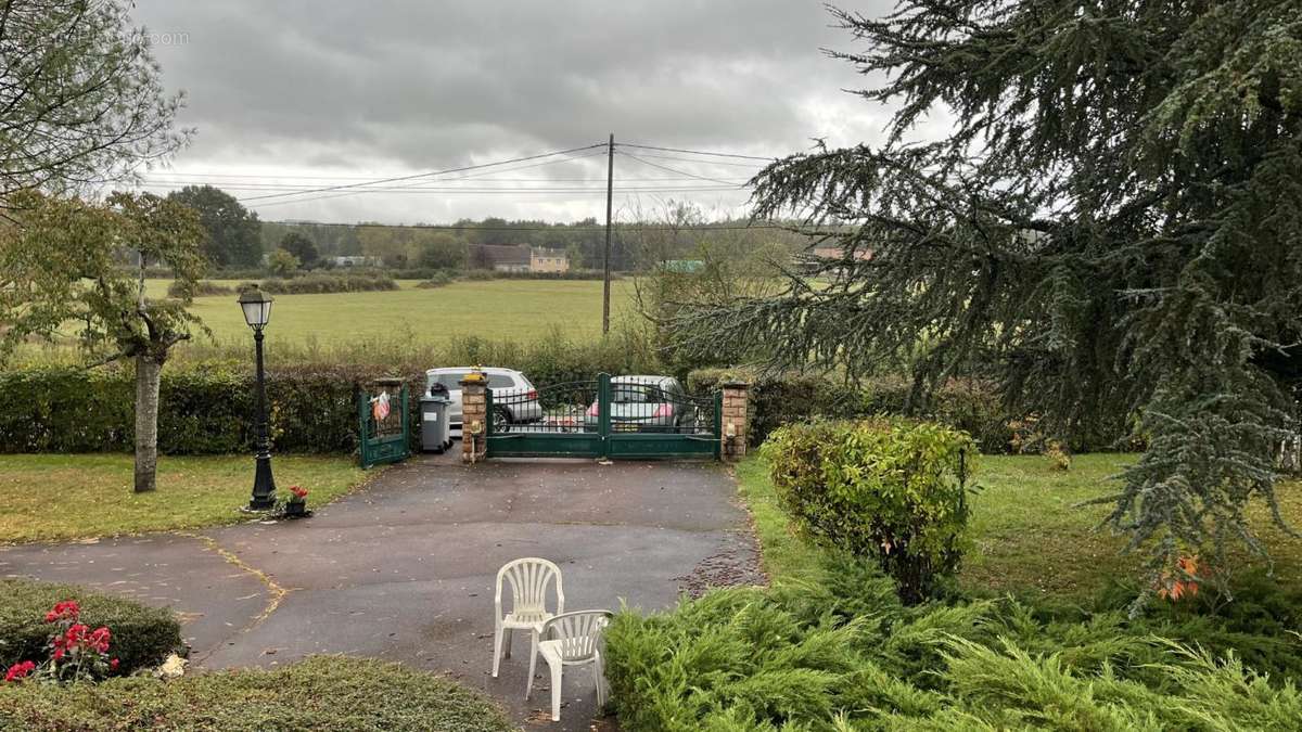 Maison à SAINT-FORGEOT