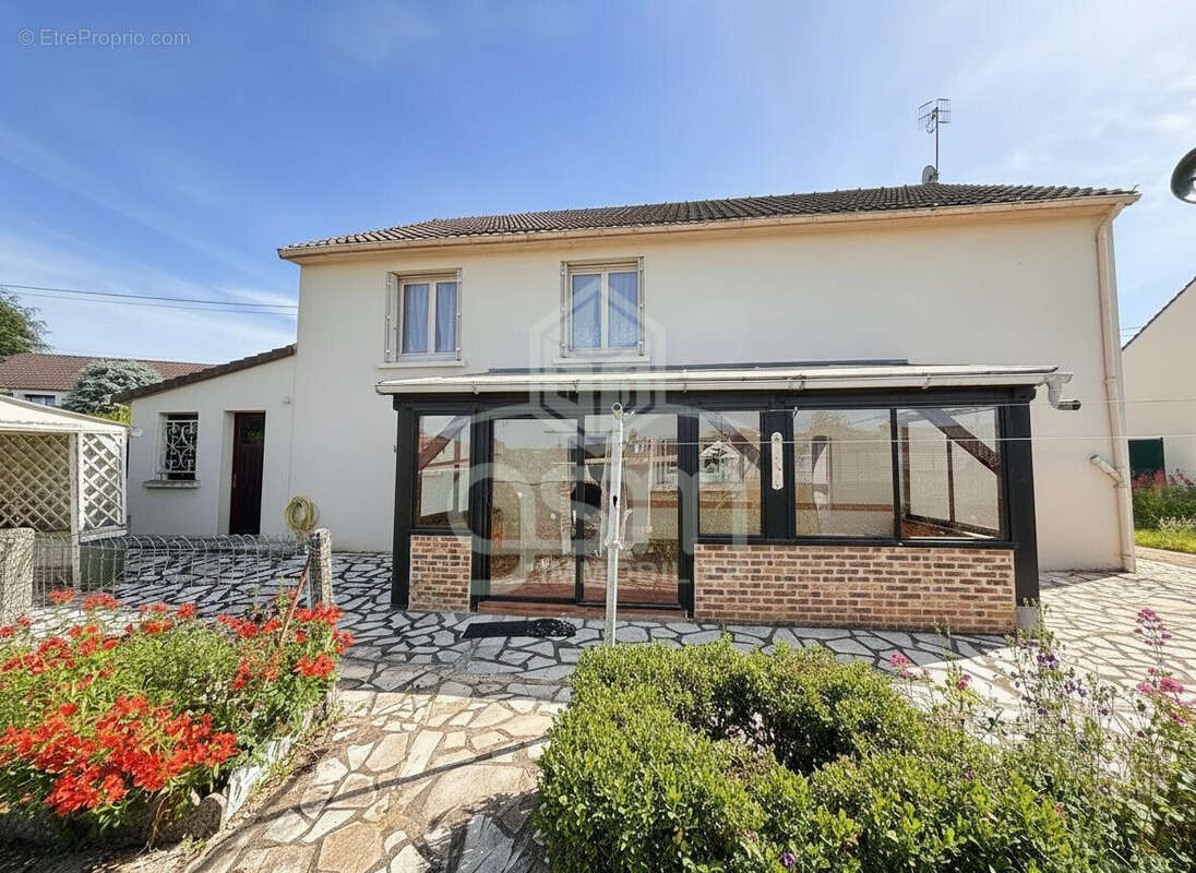 Maison 126 m² à Sainte-Maure-De-Touraine  - photo 2