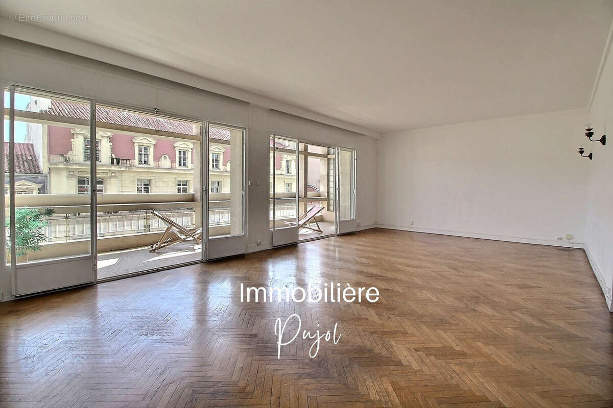 Appartement à MARSEILLE-8E