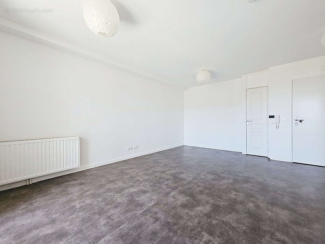 Appartement récent 2 chambres avec balcon et place de stationnement - photo 7