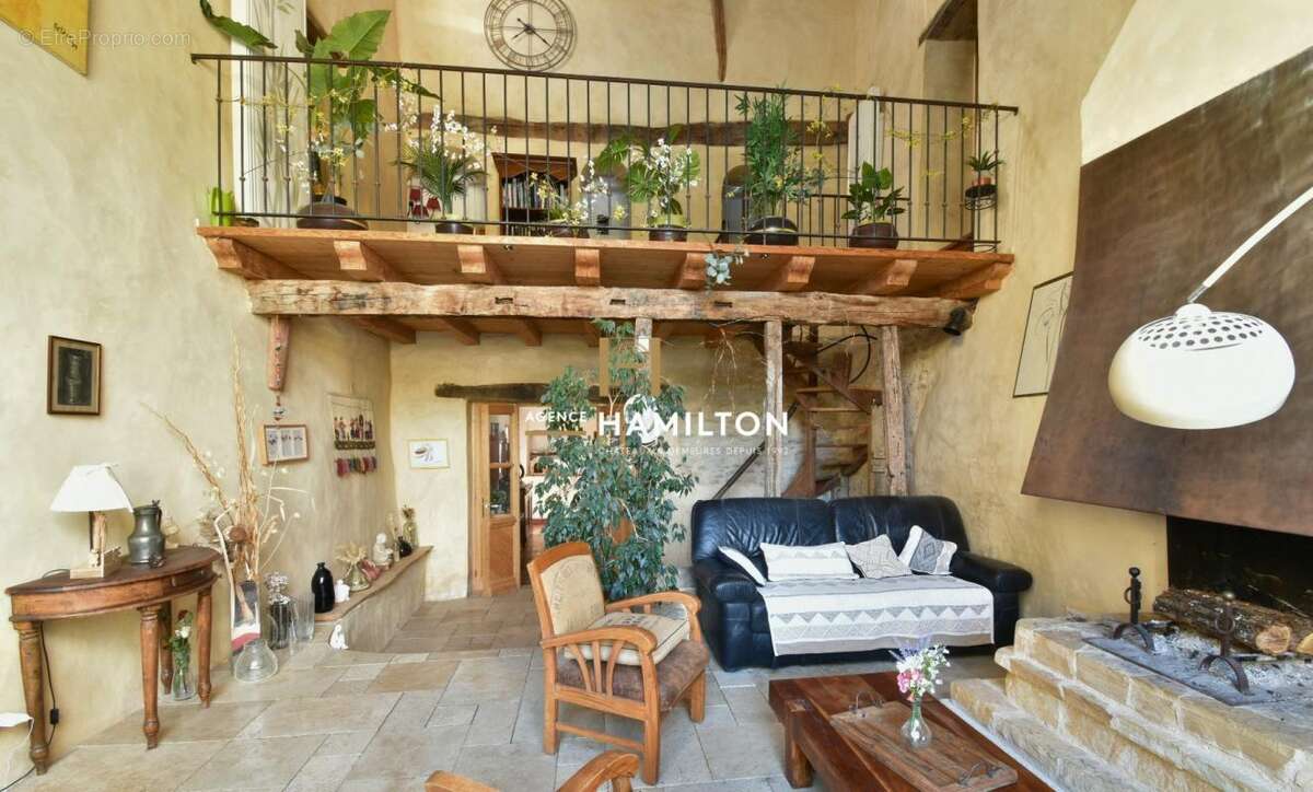 Maison à LABESSIERE-CANDEIL