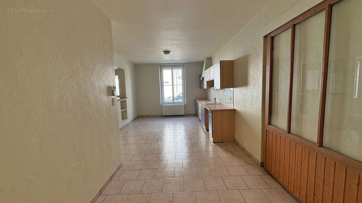 NIORT Avenue de Limoges - maison d'hab de 123m2 T4 - photo 4