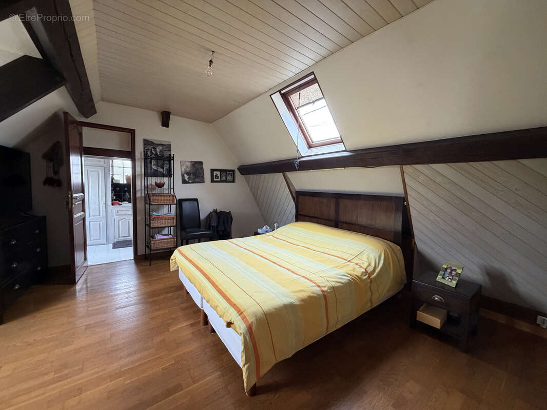 Maison à HOUDAN