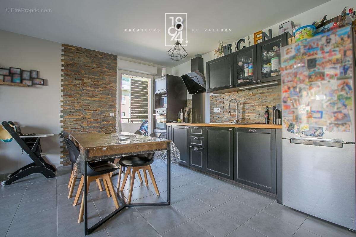 Appartement T3 À Vendre Marseille 13013  Chateaux-Gombert  64m²  Terrasse expo Sud  Stationnement privatif  Climatisé - photo 7