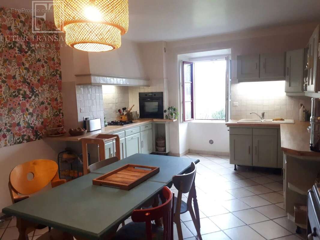 Maison à BOURDEILLES