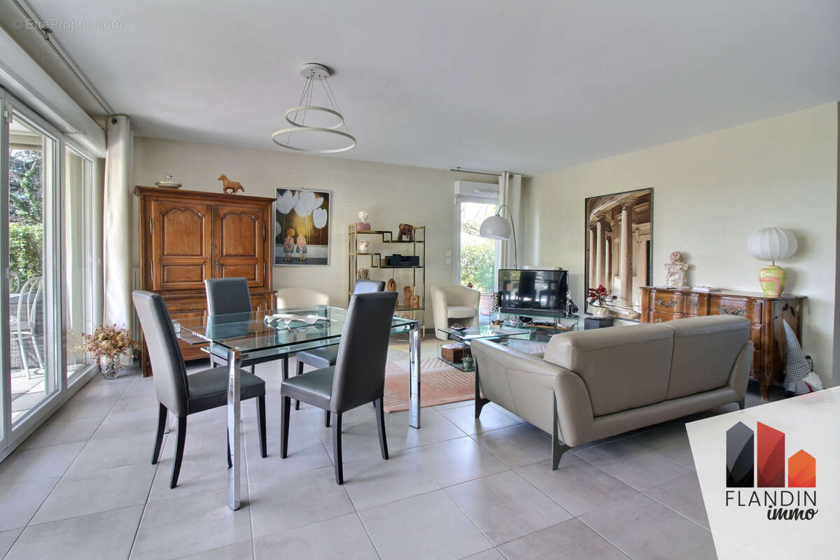 Appartement à VOURLES