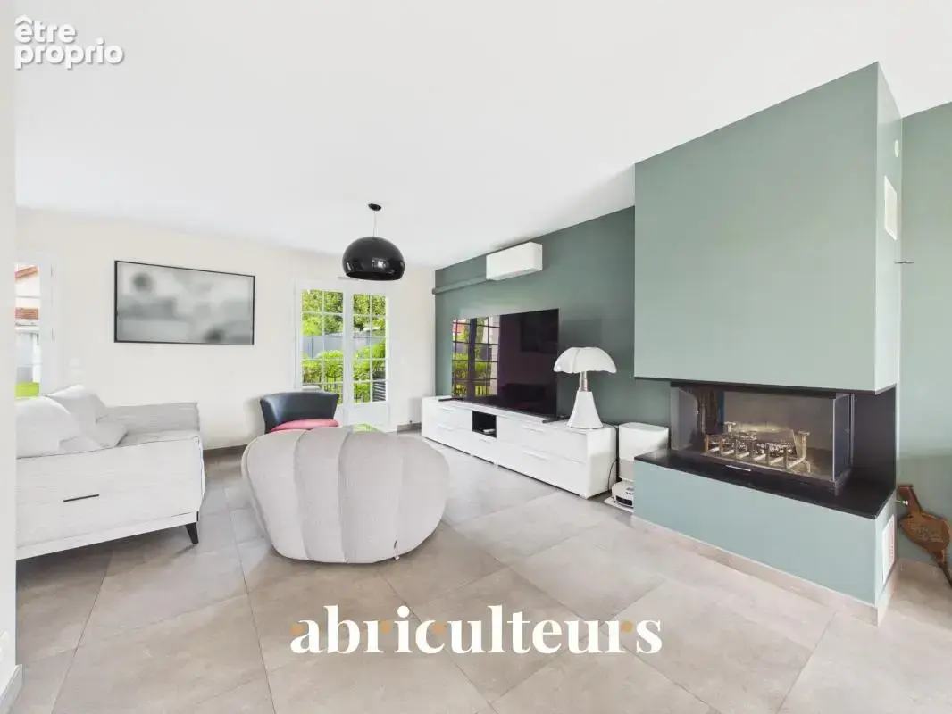 Maison familiale individuelle avec jardin - 6 pièces - 185 m² - Ormesson-sur-Marne - photo 4