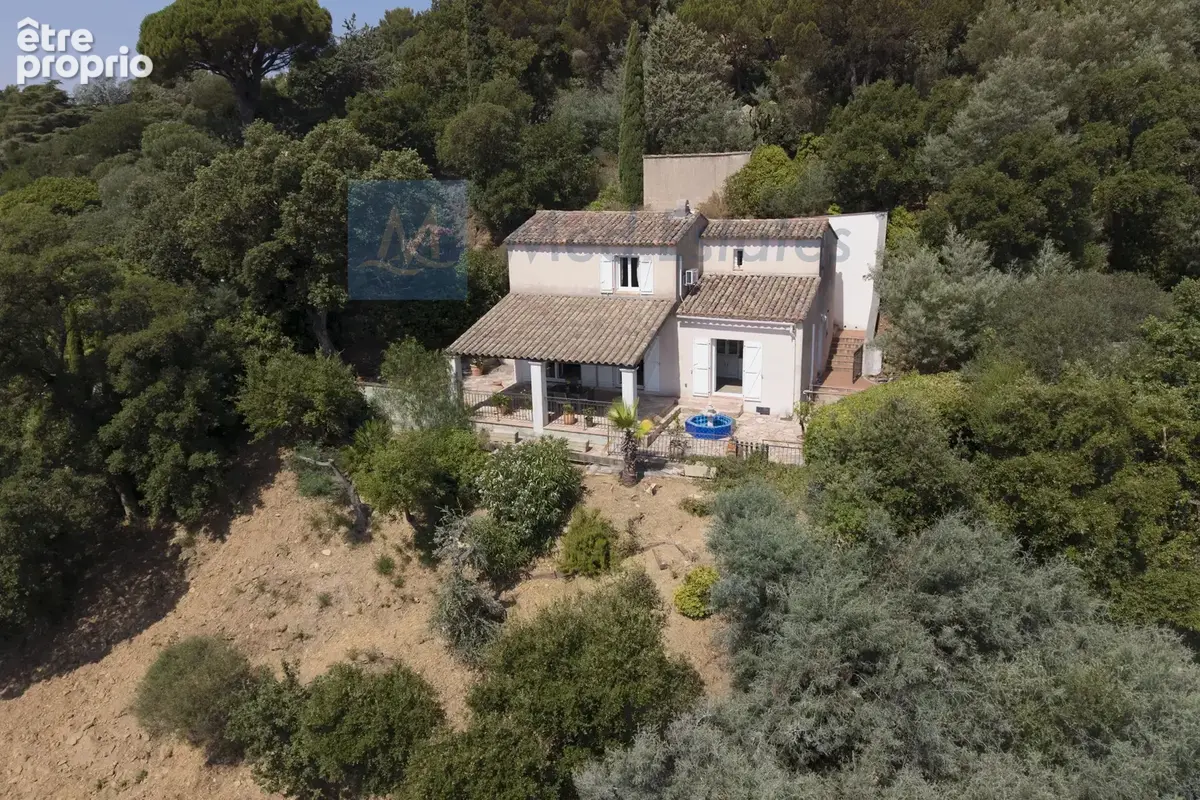 Maison - 2 chambres piscinable et extension possible avec vue panoramique sur le château et village de Grimaud - photo 2